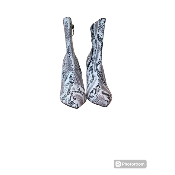 Francesca Shoes - NWOT Francesca Snake Print Ankle Boot Heels Side Zipper